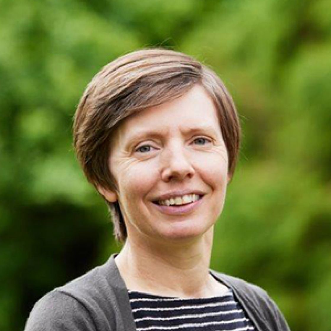 Dr Liz Farquharson
