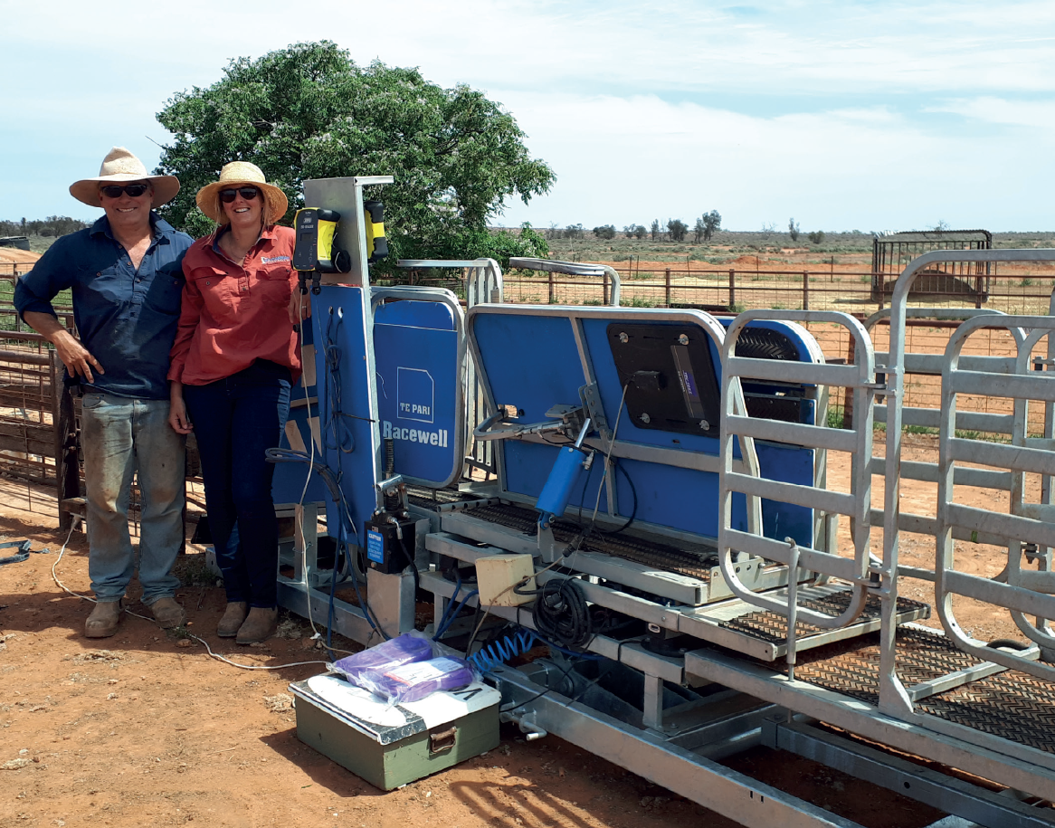 Sarah and Michael with their XR5000 Te Pari handler and autodrafter