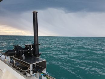Develop and apply hydroacoustic surveys
