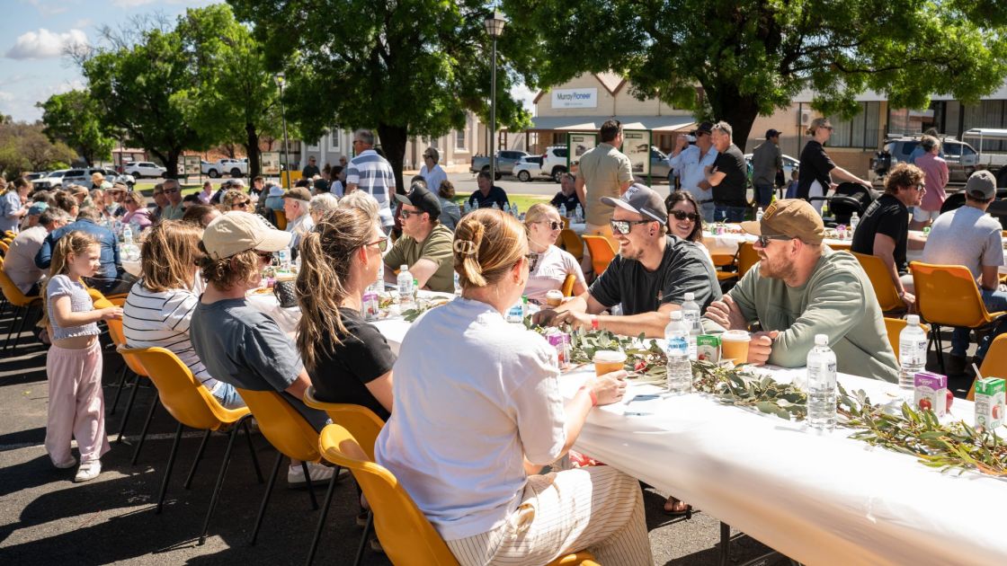 Community shows support for drought-affected farmers at Loxton’s Longest Brunch